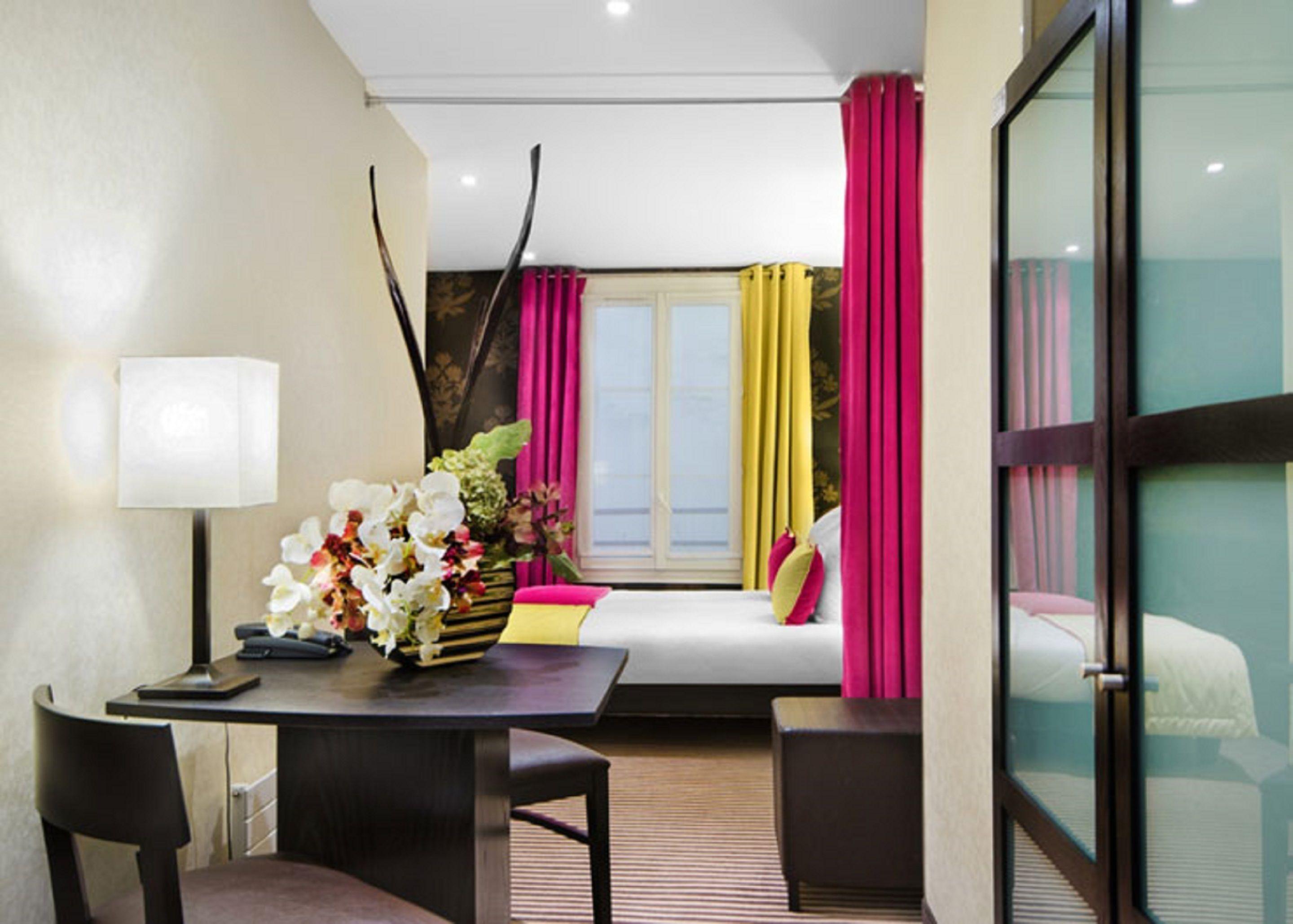 Pax Opera Hotel 3*
