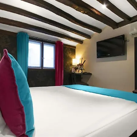 Pax Opera Hotel 3*